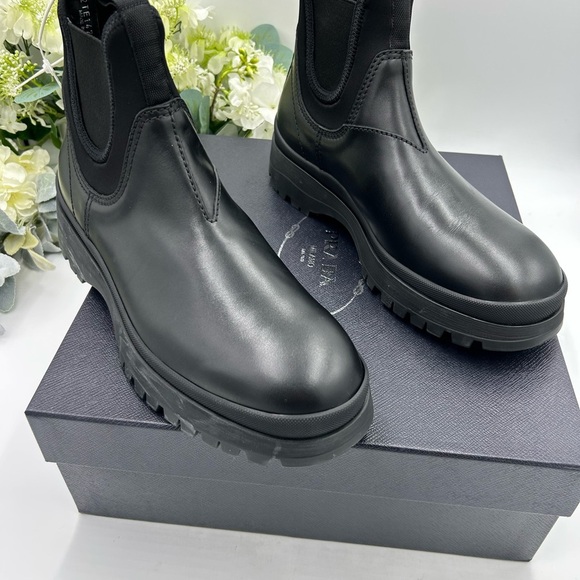 Men\'s Prada Brixxen  leather Chelsea boots size 10 made in Italy main image 8